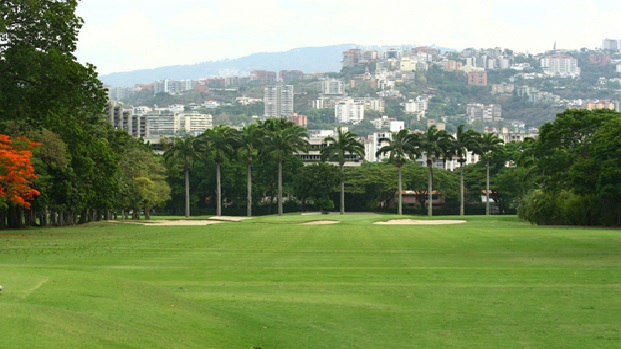 Rutas para amar Caracas: el Country Club Cien años y tan verde